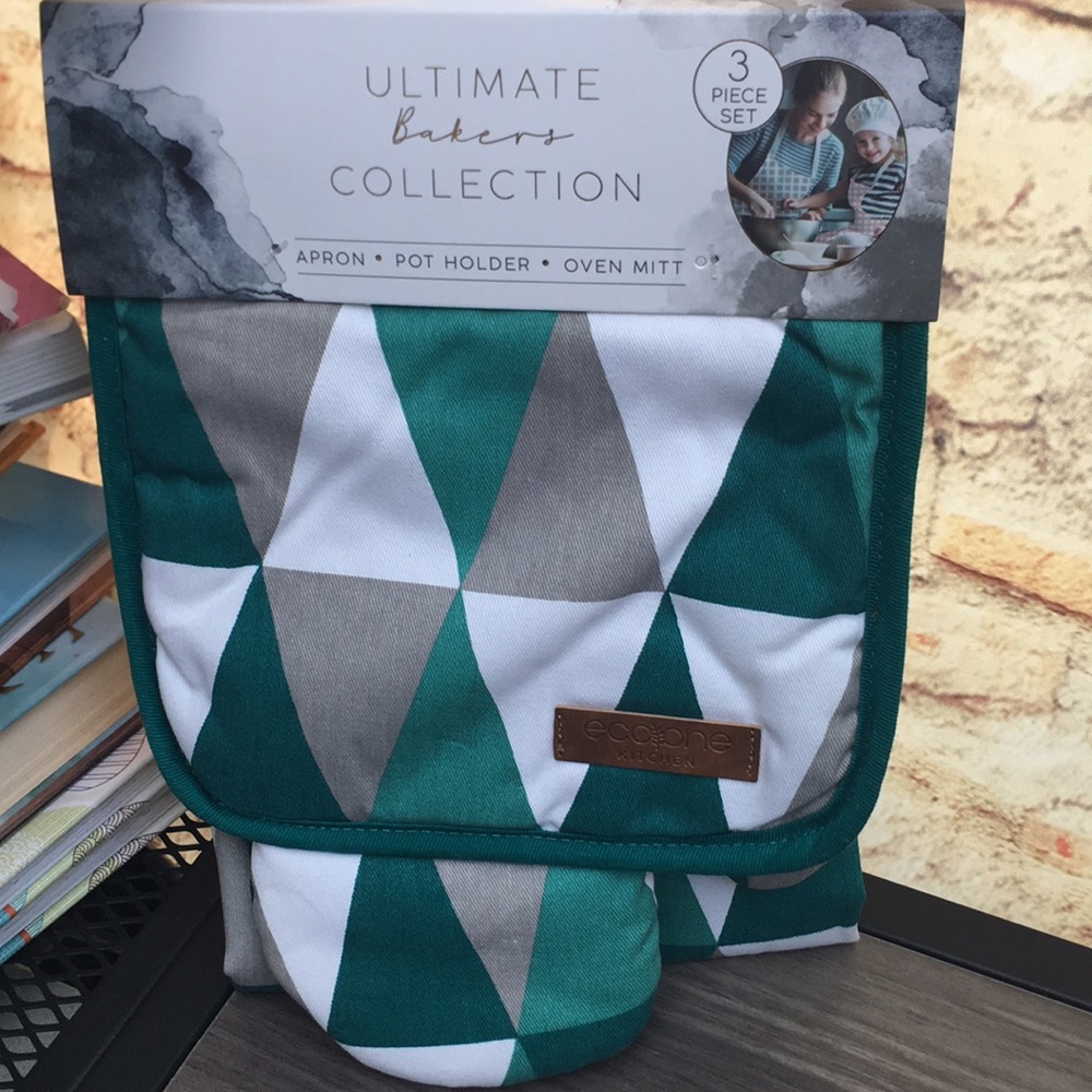 New Eco One 3 pc Set Apron/Oven Mitt/Potholder Housewarming Gift Holiday Hostess